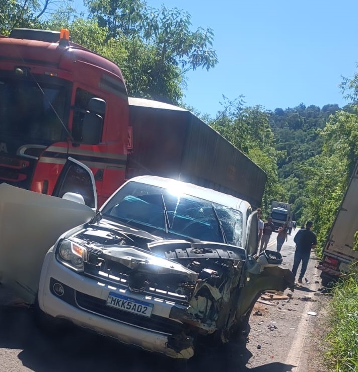 Acidente envolveu quatro veículos (Foto: Reprodução/Rede Sociais)