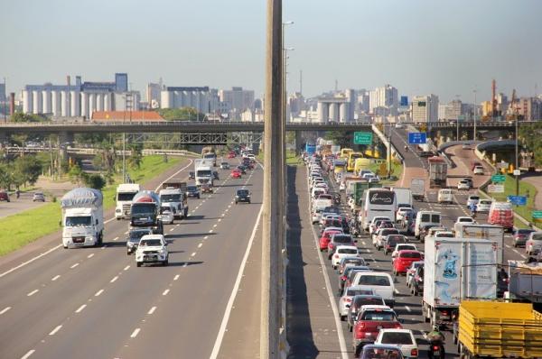 Nos últimos dez anos, 52% das mortes ocorreram em rodovias e concentraram-se nos dias de ida e nos intermediários, no turno da noite. (Foto: Divulgação/Detran RS)