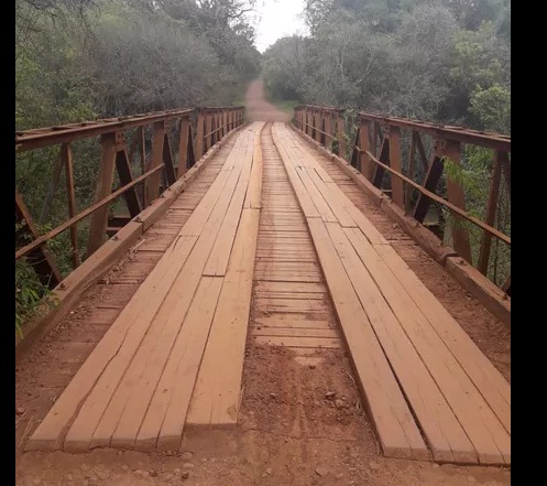 Uma nova ponte deverá ser construída em substituição da antiga (Foto: RD Foco)
