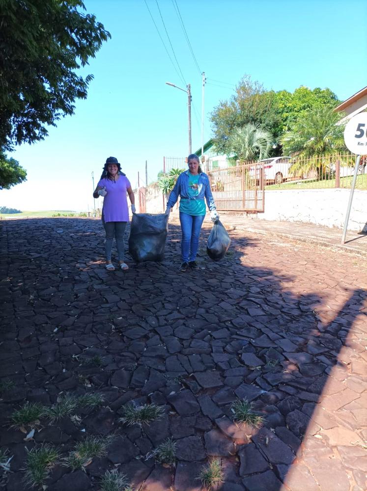 Mutirão fiscalizou cerca de 180 residências do município (Foto: Prefeitura de Derrubadas)