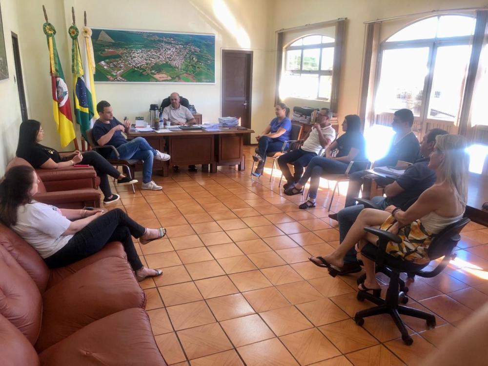 Troca de comando de pastas em Coronel Bicaco (Foto: Prefeitura de Coronel Bicaco)