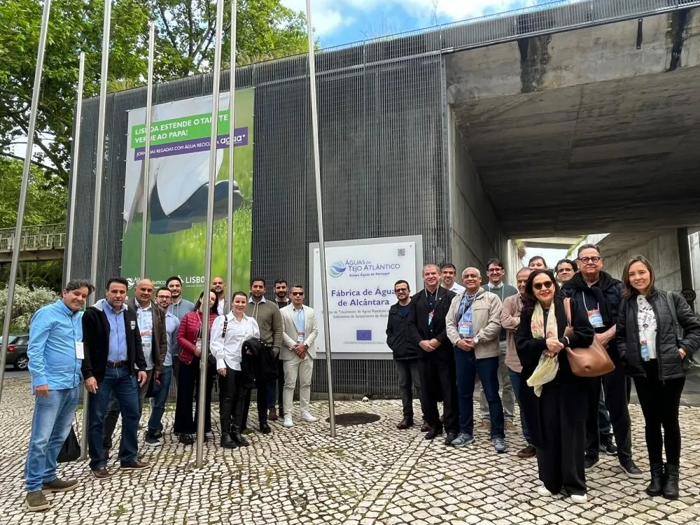 Grupo participando do evento em Portugal (Foto: Divulgação)