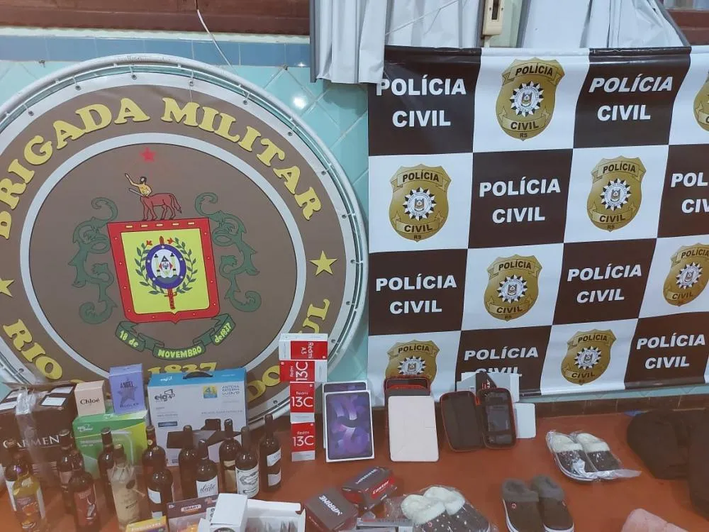 Materiais apreendidos na ação policial (Foto: Brigada Militar)