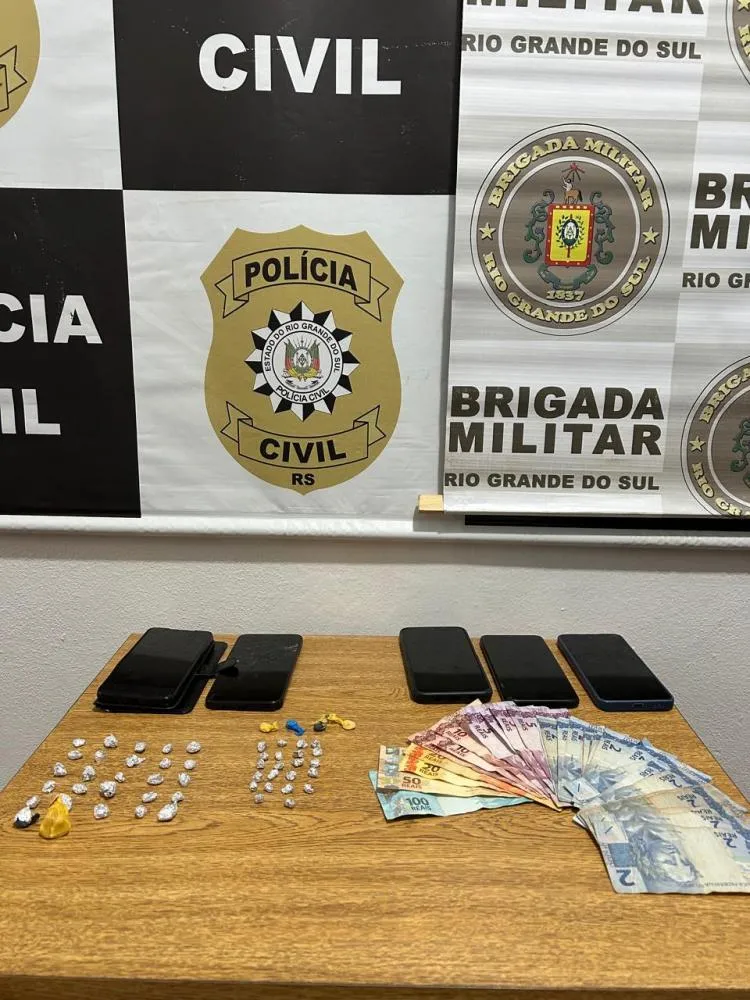 Material apreendido durante a operação policial em Santo Augusto (Foto: Polícia Civil)
