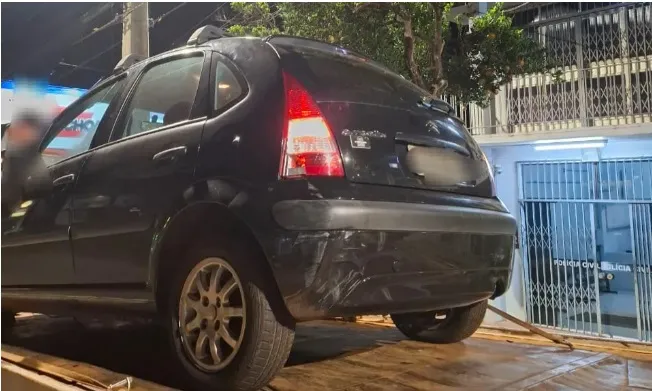 Veículo foi recuperado, mas autor segue foragido (Foto: Caçadores de Notícias)