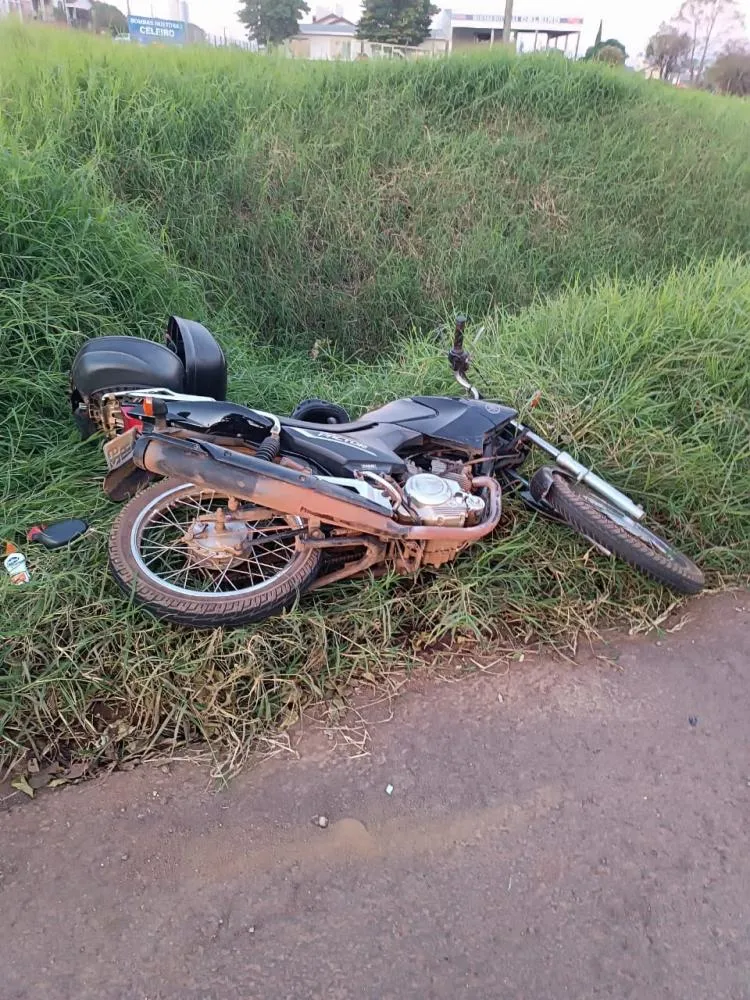 Motociclista ficou ferido na ocorrência (Foto: Rádio Alto Uruguai)
