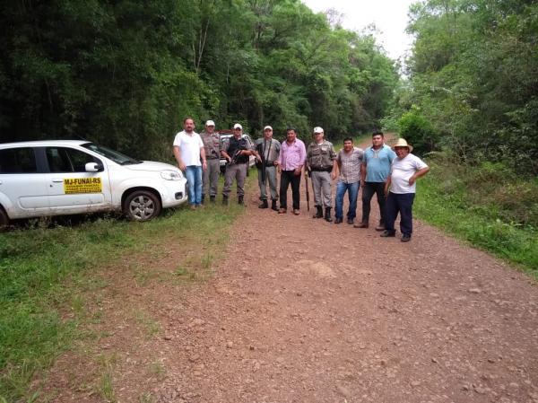 Grupo fez buscas e encontrou área de desmatamento no meio da mata (Foto: Jeferson Biguelini)