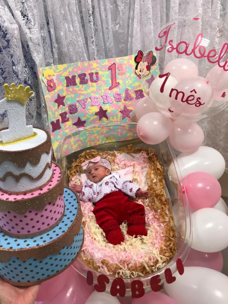 Isabeli Vitória ganhou festa de ‘mesversário’ organizada pela equipe do HSA (Foto: Reprodução/WhatsApp)