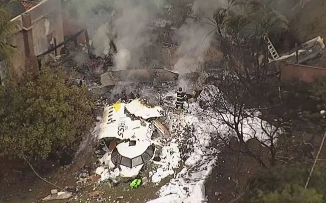 Foto: Imagem do Globocop mostra local da queda de avião em Vinhedo (SP) — Foto: TV Globo