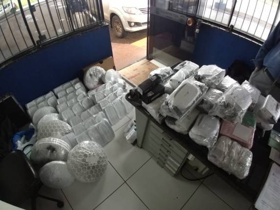 Equipamentos apreendidos foram avaliados em R$ 45 mil (Foto: Divulgação/PRF)