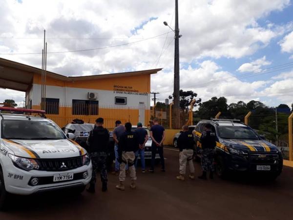 Contrabando foi apreendido na manhã desta terça-feira (Foto: Divulgação/PRF)