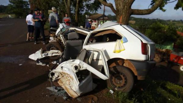 Automóvel colidiu em árvores as margens da VRS 822 (Foto: Enviada por WhatsApp)