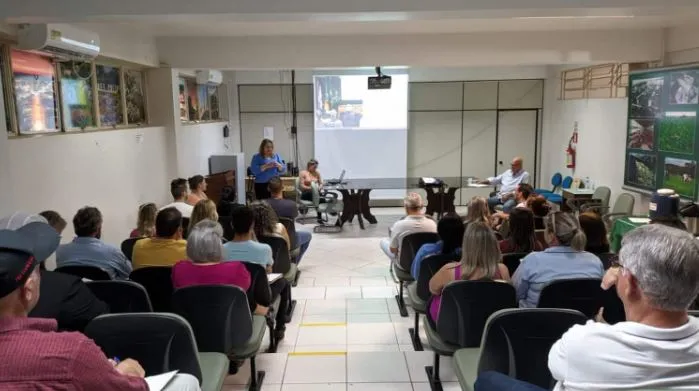 Assembleia Regional Ampliada realizada nesta quinta-feira (21) em Três Passos. (Fotos: Divulgação)