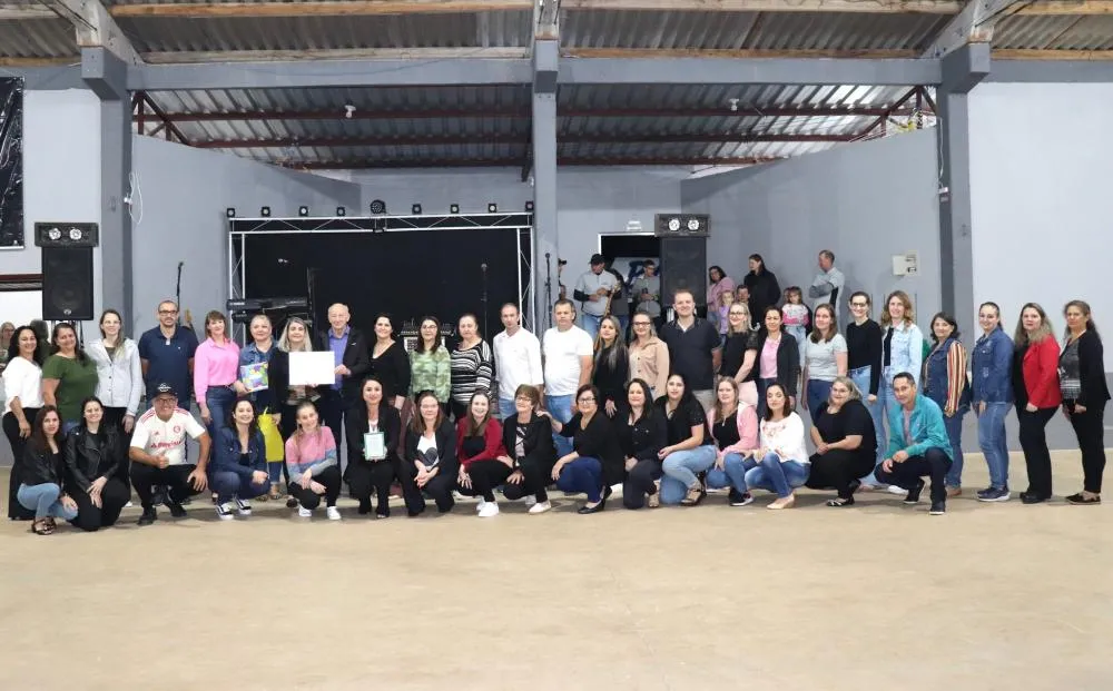 Equipe de educação de Derrubadas comemora o resultado (Foto: Divulgação)