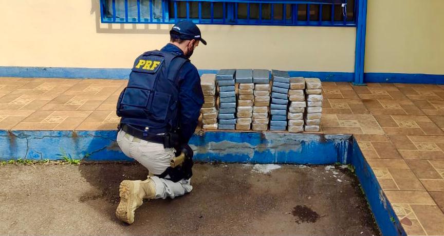 Foram apreendidos 41 quilos de crack e 32 quilos de cloridato de cocaína (Foto: Divulgação/PRF)