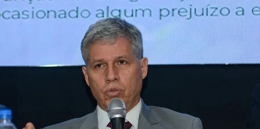 Ministro Paulo Teixeira, do MDA, apresentou balanço das ações dos governo federal aos afetados pelas enxurradas de 2024. (Foto: Pedro Piegas)