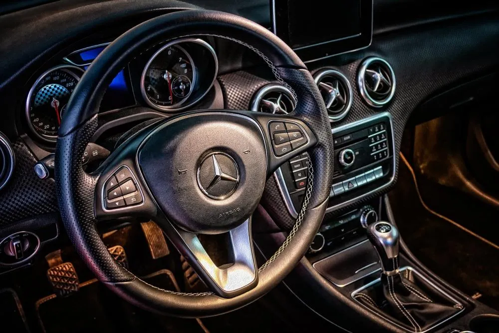 Carros novos terão aumento de preço em 2025 devido à alta do dólar