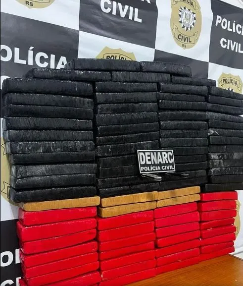 Droga era transportada em embarcação que saiu da cidade argentina de El Soberbio. Foto: Polícia Civil / Divulgação