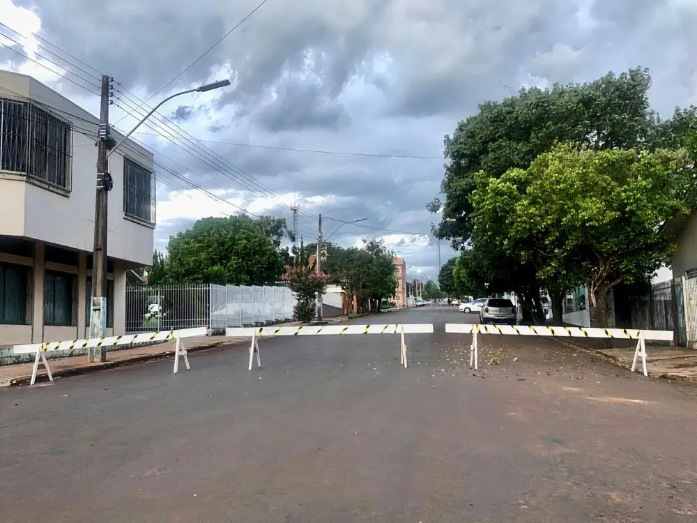 Somente viaturas e carros autorizados poderão trafegar no perímetro delimitado (Foto: Diones Roberto Becker)