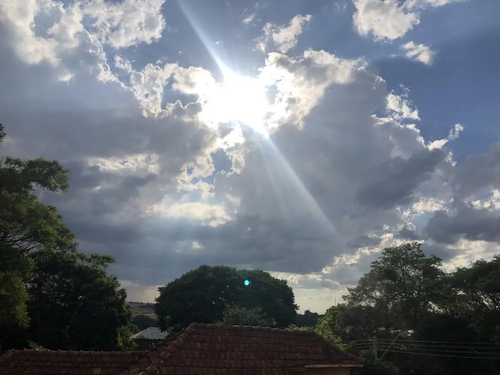 Entre essa sexta-feira e sábado, a chegada de um sistema frontal ao Estado deverá provocar a formação de nuvens carregadas (Foto: Diones Roberto Becker)