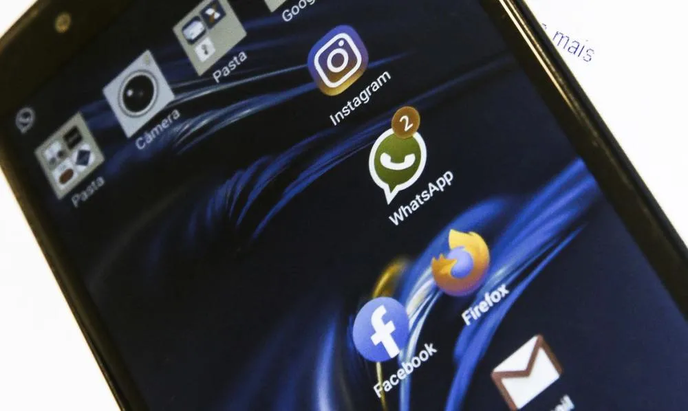 Usuários receberão notificações para atualizar a versão dos sistemas antes da suspensão do suporte (Foto: Marcello Casal Júnior | Agência Brasil)