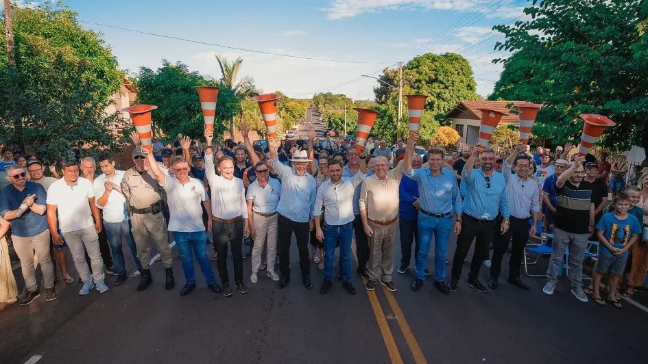 Inauguração da pavimentação asfáltica nas ruas Piratini e Alto Uruguai em Crissiumal (Foto: Joel Vargas | ASCOM GVG)