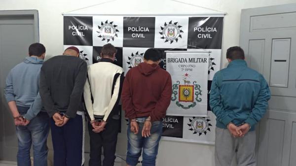 Indivíduos foram presos nesta quinta-feira, 05 (Foto: Divulgação/Polícia Civil)