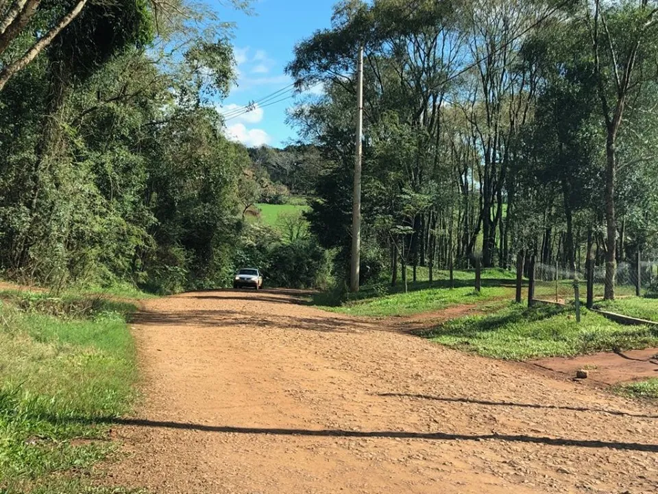 Vereador Paulo Leandro Diniz destacou que a pavimentação entre o bairro Fenamate e o Cemitério Municipal é um anseio da comunidade (Foto: Diones Roberto Becker)