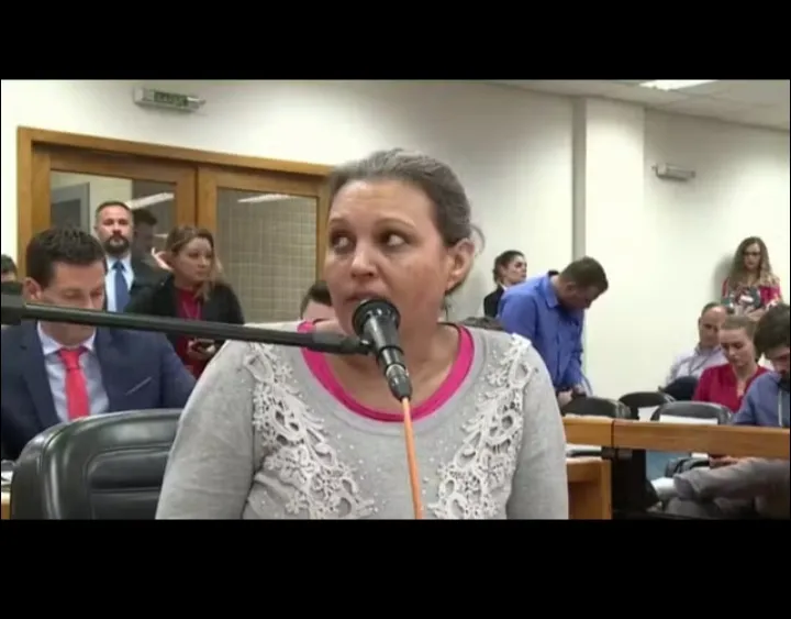 Edelvânia Wirganovicz presta depoimento — Foto: Reprodução