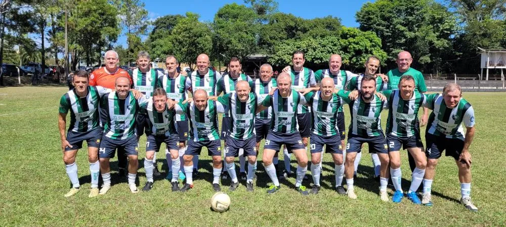 Associação Três-maiense disputa a vaga com o Santos de Três Passos (Foto: Reprodução | Facebook)