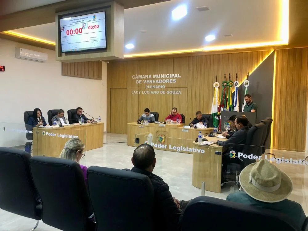 Texto autoriza o Poder Executivo a abrir “Crédito Especial por Redução de Dotação Orçamentária” até o limite de R$ 35 mil (Foto: Diones Roberto Becker)