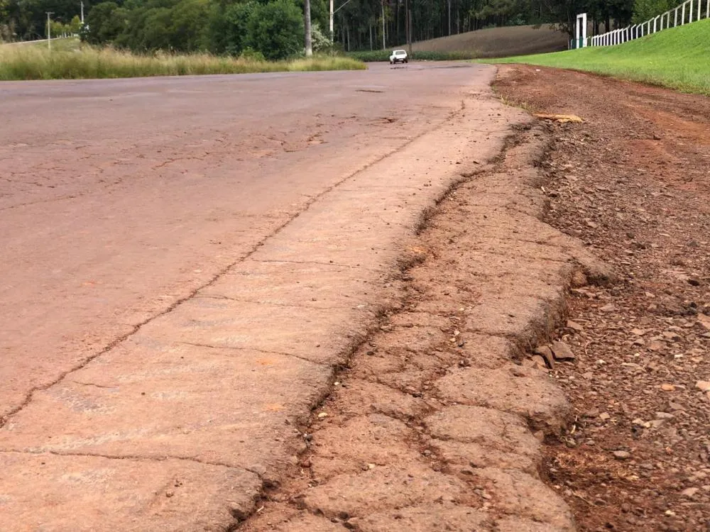Trecho da rodovia liga o perímetro urbano de Coronel Bicaco e a BR-468 (Foto: Diones Roberto Becker)