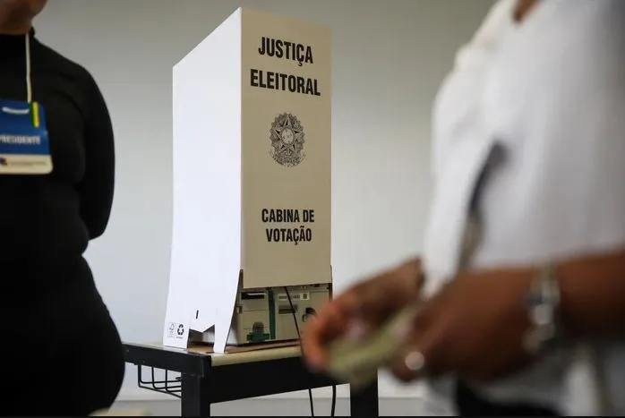 Além do direito ao voto, regularização também permite inscrição em concurso público e obtenção de passaporte. (Foto: Duda Fortes / Agencia RBS)