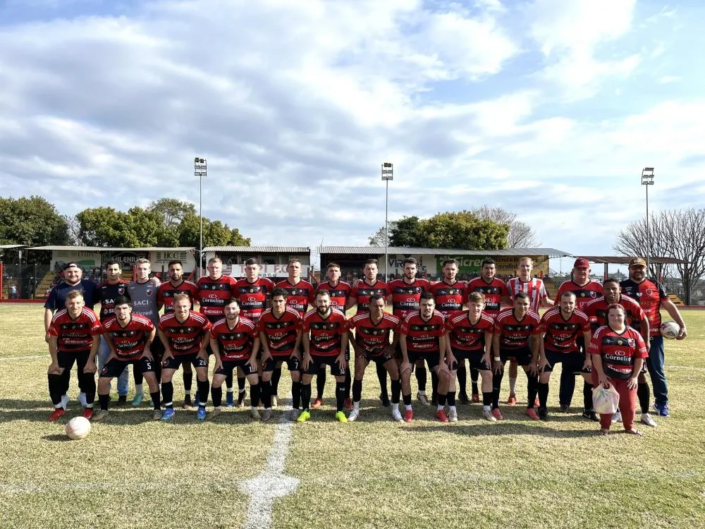 Empate por 1 a 1, na tarde de sábado (2/8), garantiu o rubro-negro nas semifinais da categoria principal (Foto: Reprodução | Guia Crissiumal)