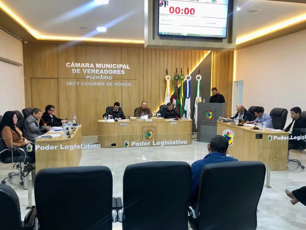 Texto autoriza o Poder Executivo de Coronel Bicaco a transferir R$ 210 mil à Associação Hospitalar Santo Antônio de Pádua (Foto: Diones Roberto Becker)