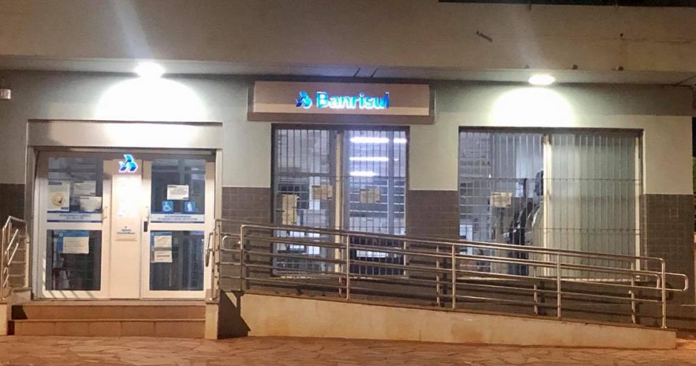 Mães que se enquadram nos critérios vão receber parcela única de R$ 800,00 via ordem de pagamento no Banrisul (Foto: Diones Roberto Becker)