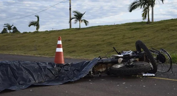 Colisão frontal ocorreu na estrada que liga Frederico Westphalen e Caiçara (Foto: Diego Macagnan)