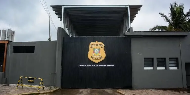 Apenados destrancaram portas e escaparam de celas na Cadeia Pública de Porto Alegre. (Foto : Pedro Piegas)