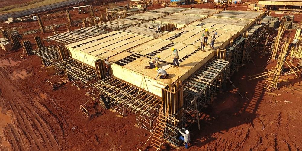 Obras deveria ser concluídas nesta semana, mas estão longe de acabar (Foto: Yasmin Mafalda)