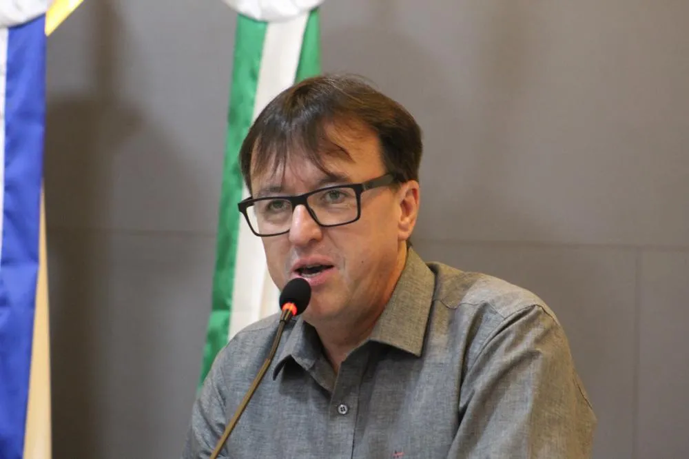 Vereador Paulo Leandro Diniz destacou o início dos trabalhos de limpeza no Parque da FENAMATE (Foto: Diones Roberto Becker)