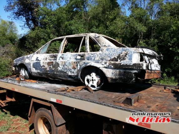 VW Santana foi localizada na localidade de Rincão Cabral (Foto: Divulgação/Polícia Civil