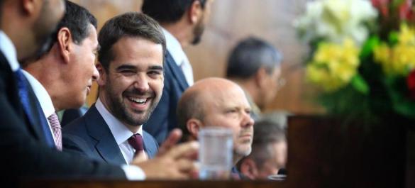 Novo governador tomou posse nesta terça-feira (Foto: Reprodução/GaúchaZH)