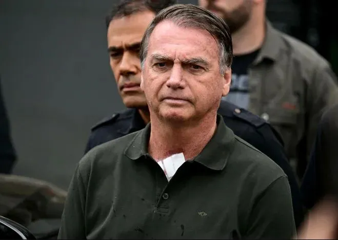 Ex-presidente passou mal em sua cela na Papudinha em 13 de março. (Foto: Pablo PORCIUNCULA / AFP)