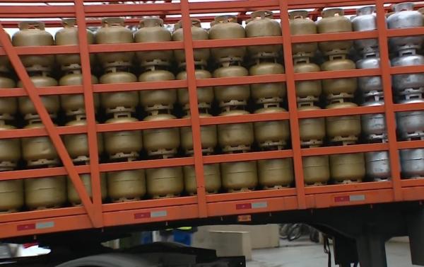 Em muitos pontos de venda o botijão de 13 kg ainda é vendido por R$ 65. (Foto: Divulgação/RBS TV)