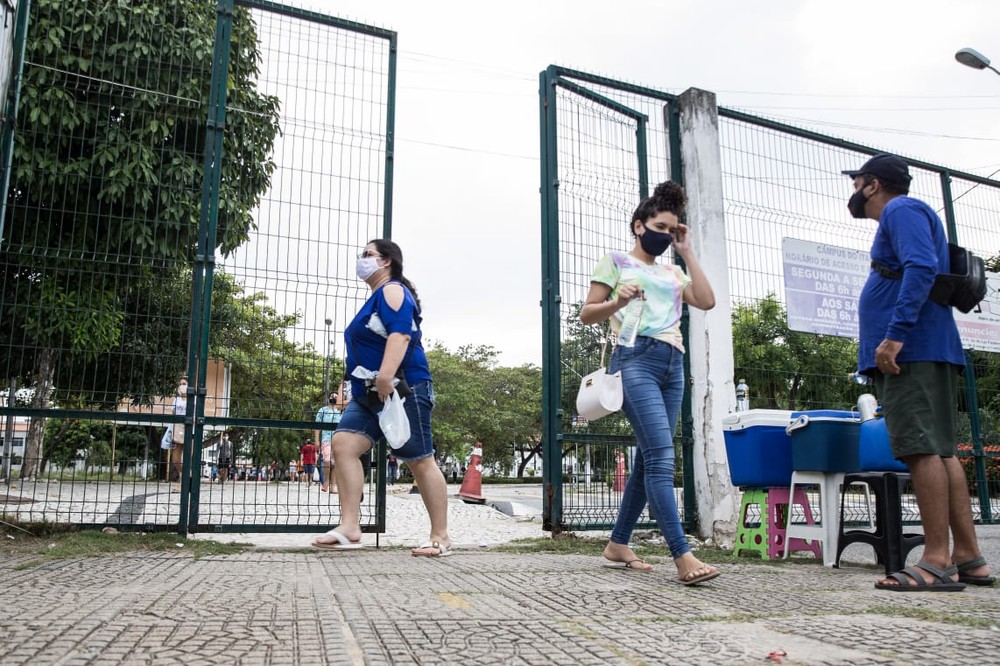 Candidatos deixam locais de prova do Enem. (Divulgação: G1)