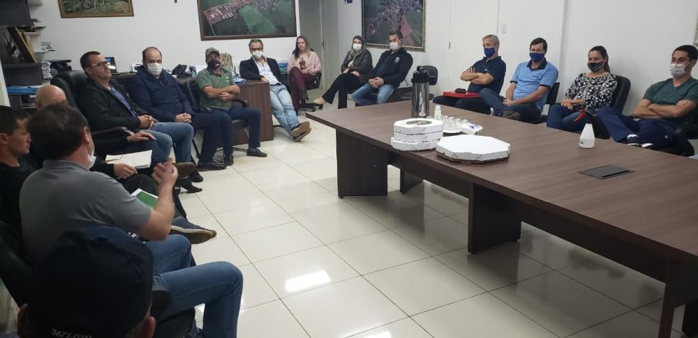 Reunião reuniu administração e integrantes da cooperativa (Foto: Divulgação)