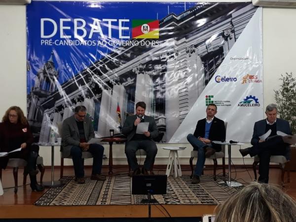 Pré-candidatos tiveram a oportunidade de apresentar suas propostas e ideias (Foto: Susan Egevarth/Amuceleiro)