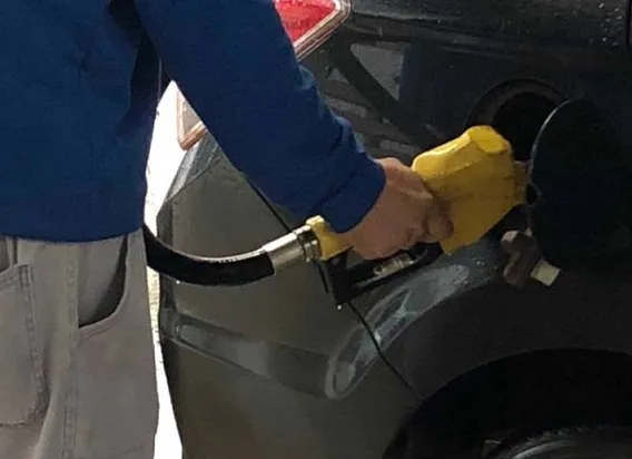 Subvenção para a gasolina ficará em R$ 0,44 por litro, como forma de reduzir os impactos da alta internacional do petróleo provocada pela guerra no Irã (Foto: Diones Roberto Becker)