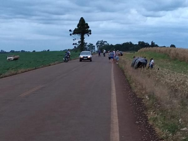 Fato envolveu um automóvel e um caminhão (Foto: Álvaro Rodrigues)