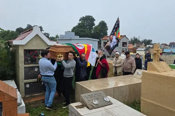 Despedida a Pedro Ortaça, o último Tronco Missioneiro, aconteceu na manhã deste sábado (30/5), em São Luiz Gonzaga (Foto: Everson Dornelles | Grupo RBS)